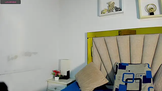 vahiolet fuentes online show from 12/03/25, 03:03