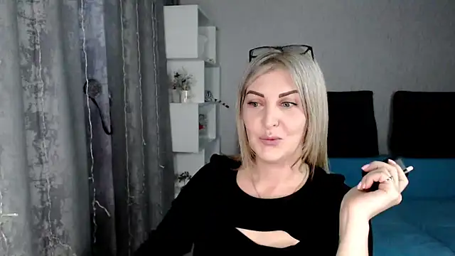 Snapshot of Amelia_Harper chatting on 03/11/25, 03:12 Amelia Harper online show from 03/11/25, 03:12