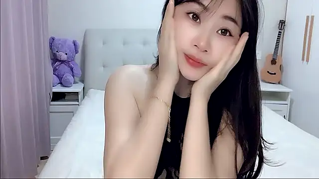 aisha123123 online show from 10/26/25, 02:17