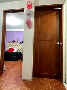 karenlennox1 online show from 09/13/25, 12:54