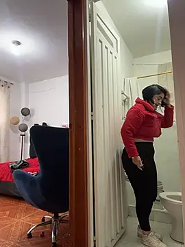 karenlennox1 online show from 01/14/26, 09:20