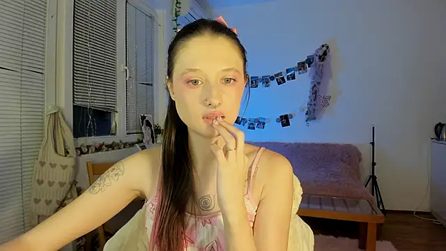 Snapshot of Jenny_darling_love chatting on 01/13/25, 10:03 Jenny darling love online show from 01/13/25, 10:03