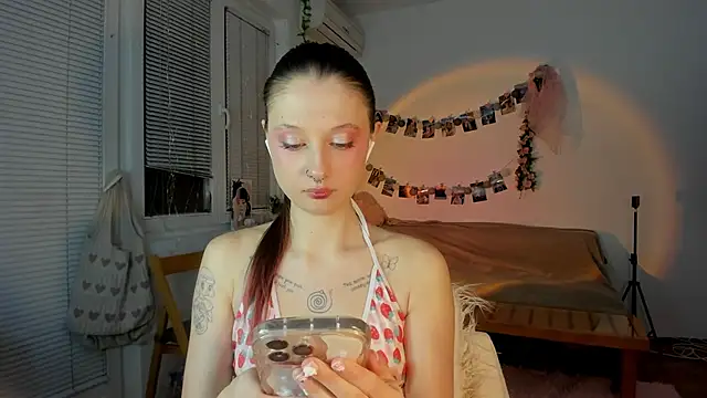 Snapshot of Jenny_darling_love chatting on 02/22/25, 07:03 Jenny darling love online show from 02/22/25, 07:03