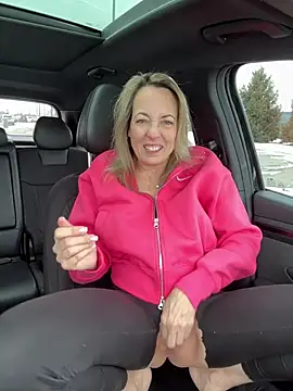 Cherry-red-xo online show from 01/13/25, 08:15