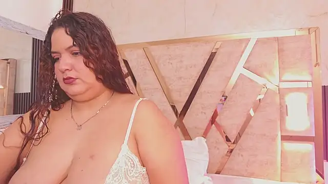 Snapshot of molly_sweetee chatting on 10/10/25, 01:48 molly sweetee online show from 10/10/25, 01:48