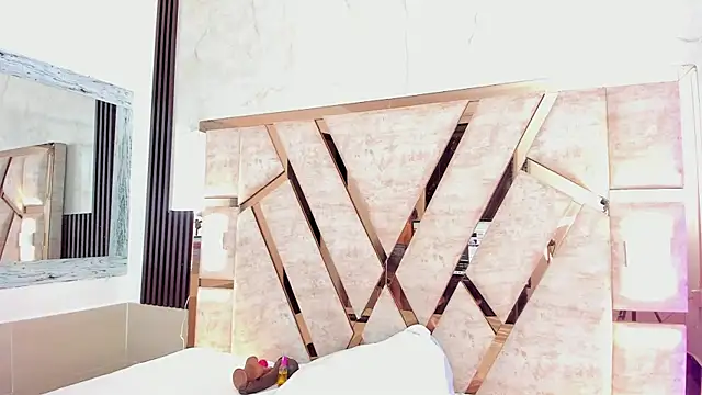 Snapshot of molly_sweetee chatting on 10/30/25, 01:40 molly sweetee online show from 10/30/25, 01:40