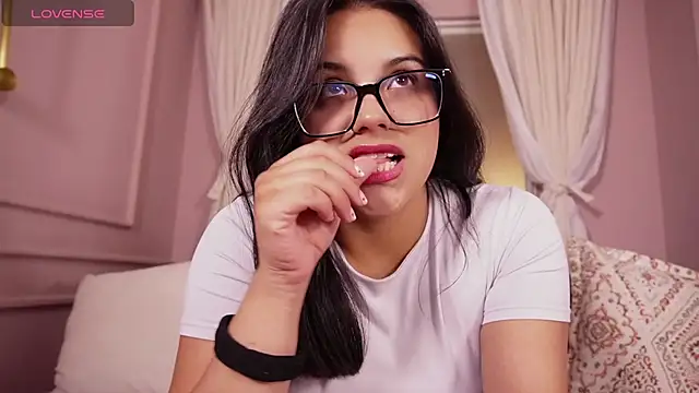 Sophia wilsonn  online show from 02/17/26, 05:19