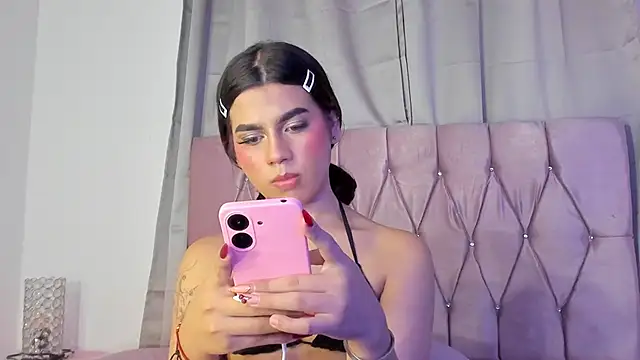 Ashley piinkk  online show from 01/26/25, 11:39