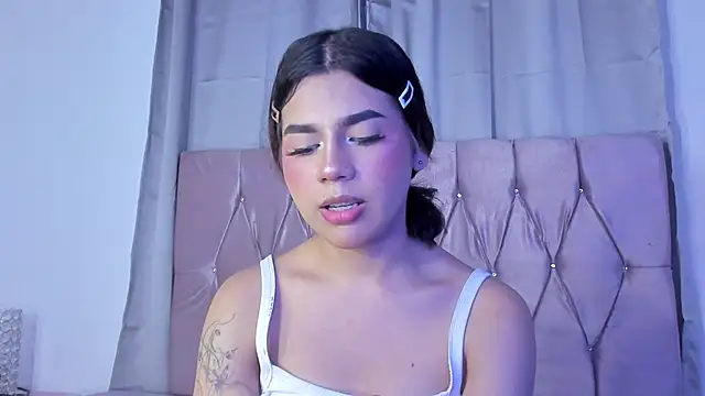 Ashley piinkk  online show from 02/02/25, 08:02