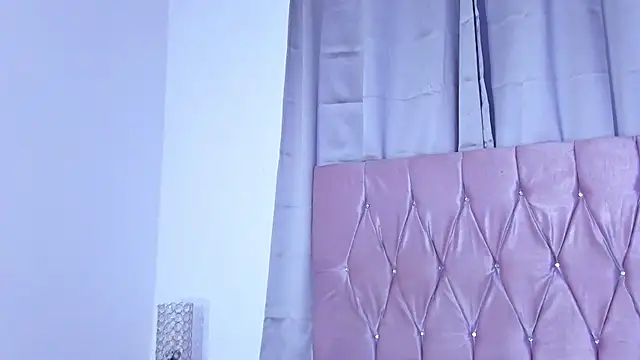 Ashley piinkk  online show from 02/10/25, 11:04