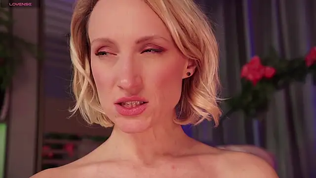 UmaTruewoman online show from 01/02/25, 09:11