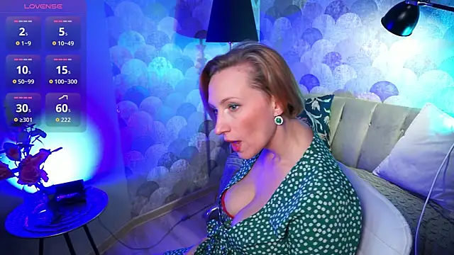 UmaTruewoman online show from 09/18/25, 06:15