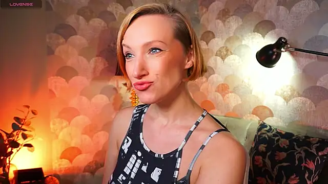 UmaTruewoman online show from 10/04/25, 05:38