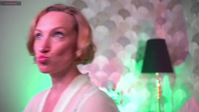 UmaTruewoman online show from 12/20/25, 05:25