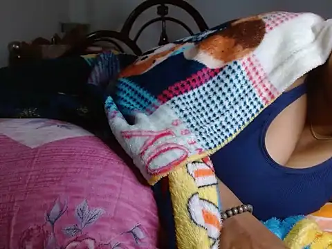 Snapshot of TASHa009 chatting on 01/16/25, 02:09 TASHa009 online show from 01/16/25, 02:09