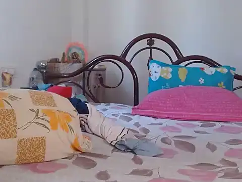 Snapshot of TASHa009 chatting on 03/06/25, 08:41 TASHa009 online show from 03/06/25, 08:41