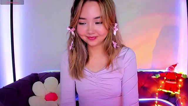 Snapshot of Fluffy_Rose chatting on 12/04/24, 08:23 Fluffy Rose online show from 12/04/24, 08:23