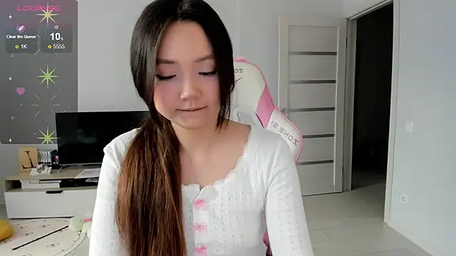 Fluffy Rose online show from 04/11/26, 03:33