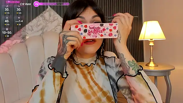 Snapshot of MeganDraco_ chatting on 01/14/25, 02:43 MeganDraco online show from 01/14/25, 02:43