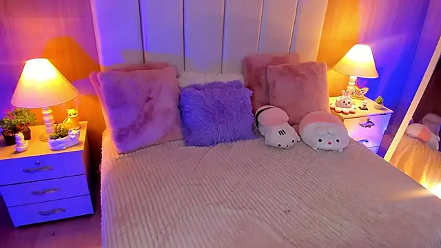 CaseyPiierce online show from 11/04/25, 08:08