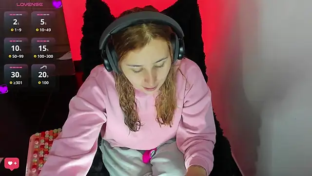 bonnie moon  online show from 02/22/26, 08:40