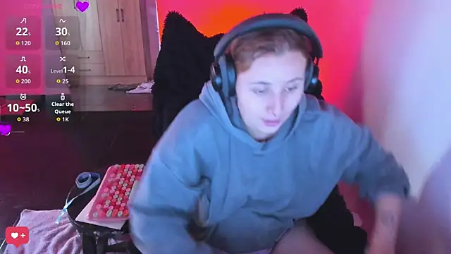 bonnie moon  online show from 02/28/26, 02:40