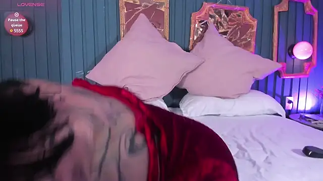 Kayla stern  online show from 03/04/25, 11:08