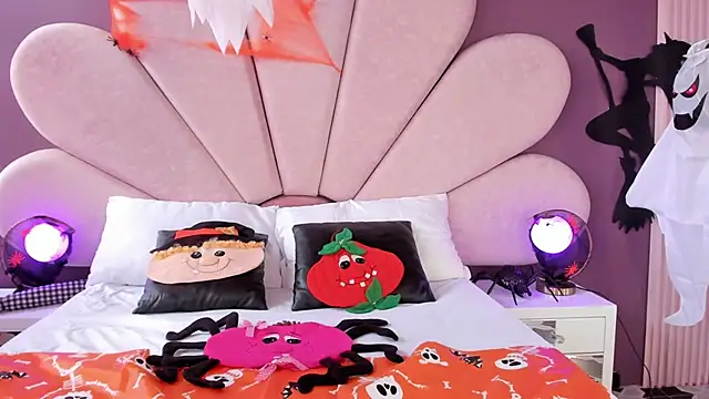 Susa1userma  online show from 10/31/25, 07:37