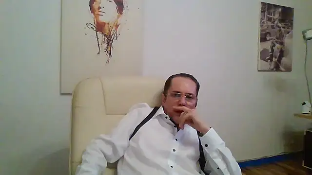 Snapshot of Minm666 chatting on 02/02/25, 11:00 Minm666 online show from 02/02/25, 11:00