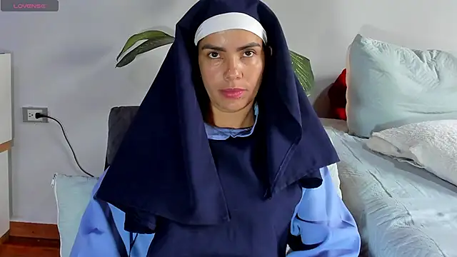 ClaraMariaMon online show from 02/01/25, 04:00