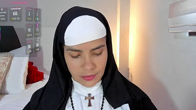 ClaraMariaMon online show from 11/25/25, 05:46