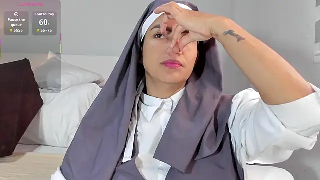 Snapshot of ClaraMariaMon chatting on 02/05/26, 02:22 ClaraMariaMon online show from 02/05/26, 02:22