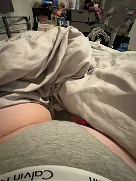 honeyyy24 online show from 12/10/24, 04:27