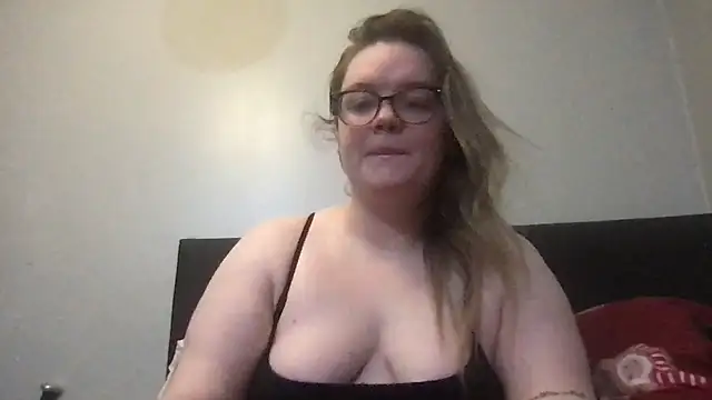 honeyyy24 online show from 11/23/25, 12:27