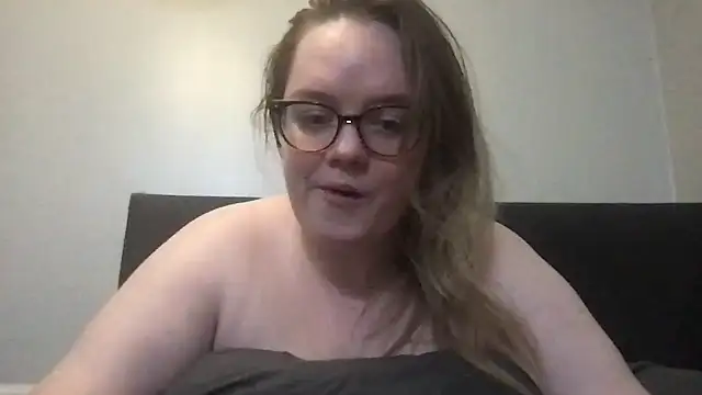 honeyyy24 online show from 12/01/25, 03:39