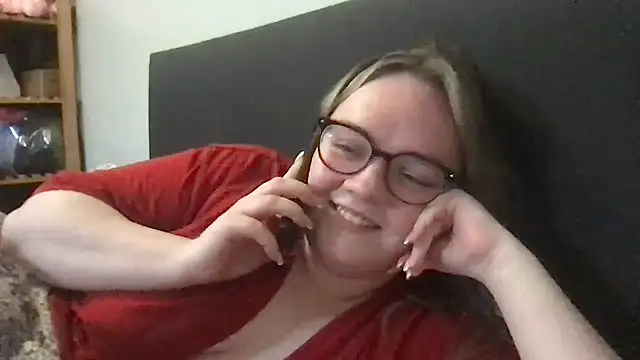 honeyyy24 online show from 04/16/26, 09:39