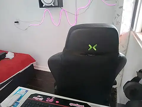 Snapshot of morenaindiaofc chatting on 11/25/25, 06:08 morenaindiaofc online show from 11/25/25, 06:08