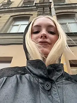 Snapshot of Milkyy_wway chatting on 10/31/25, 06:14 Milkyy wway online show from 10/31/25, 06:14