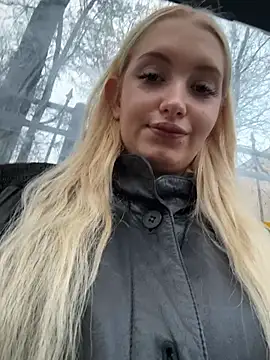 Snapshot of Milkyy_wway chatting on 11/04/25, 06:23 Milkyy wway online show from 11/04/25, 06:23