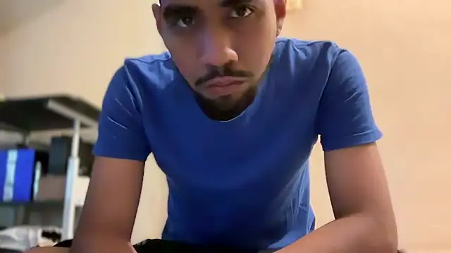 Snapshot of EnriquePersian197 chatting on 01/15/25, 07:55 EnriquePersian197 online show from 01/15/25, 07:55