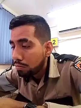 Snapshot of EnriquePersian197 chatting on 01/16/25, 02:08 EnriquePersian197 online show from 01/16/25, 02:08