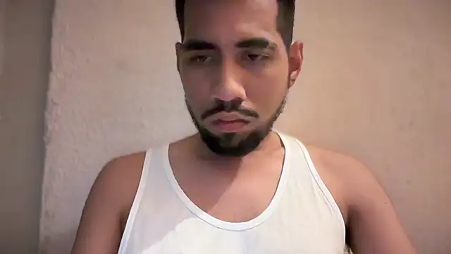 Snapshot of EnriquePersian197 chatting on 01/22/25, 08:38 EnriquePersian197 online show from 01/22/25, 08:38