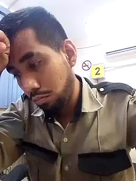 Snapshot of EnriquePersian197 chatting on 01/25/25, 01:54 EnriquePersian197 online show from 01/25/25, 01:54