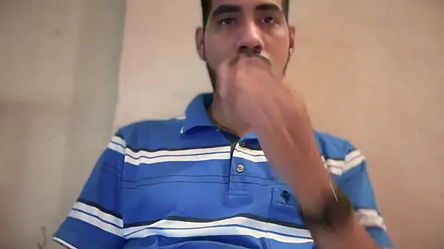 Snapshot of EnriquePersian197 chatting on 01/26/25, 04:09 EnriquePersian197 online show from 01/26/25, 04:09