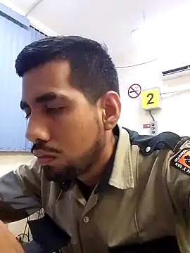 Snapshot of EnriquePersian197 chatting on 01/29/25, 02:19 EnriquePersian197 online show from 01/29/25, 02:19