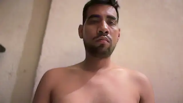 Snapshot of EnriquePersian197 chatting on 02/16/25, 02:42 EnriquePersian197 online show from 02/16/25, 02:42