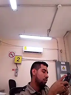 Snapshot of EnriquePersian197 chatting on 02/17/25, 05:21 EnriquePersian197 online show from 02/17/25, 05:21