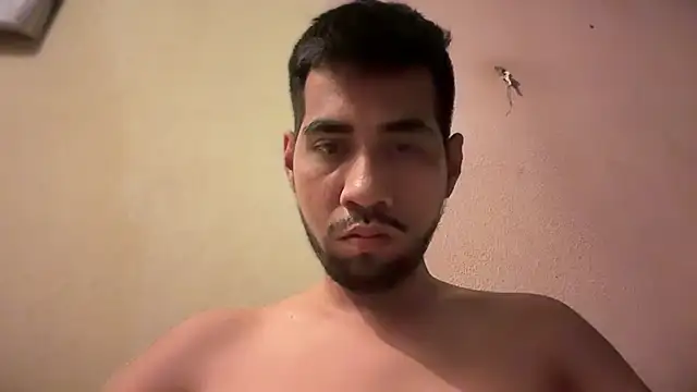 Snapshot of EnriquePersian197 chatting on 02/23/25, 01:57 EnriquePersian197 online show from 02/23/25, 01:57