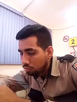 Snapshot of EnriquePersian197 chatting on 02/24/25, 06:47 EnriquePersian197 online show from 02/24/25, 06:47