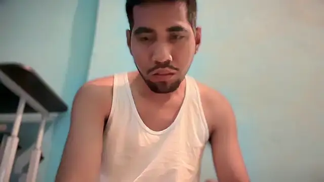 Snapshot of EnriquePersian197 chatting on 03/01/25, 08:10 EnriquePersian197 online show from 03/01/25, 08:10